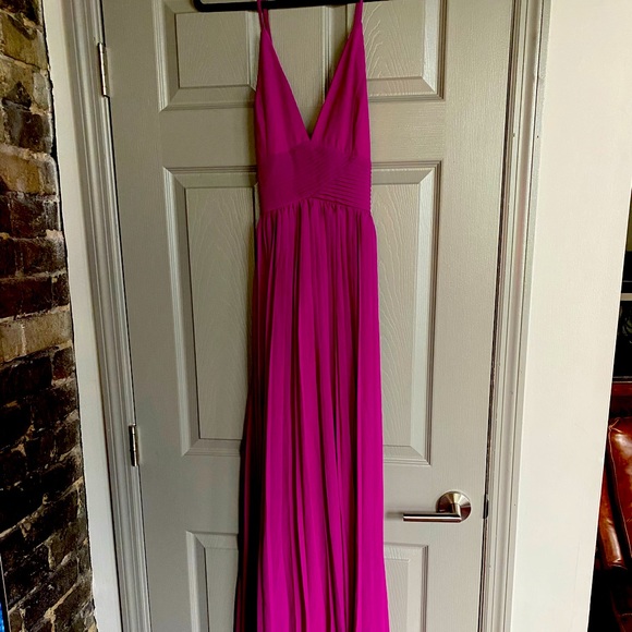 Soieblu Dresses & Skirts - Soieblu Pleated Maxi Dress